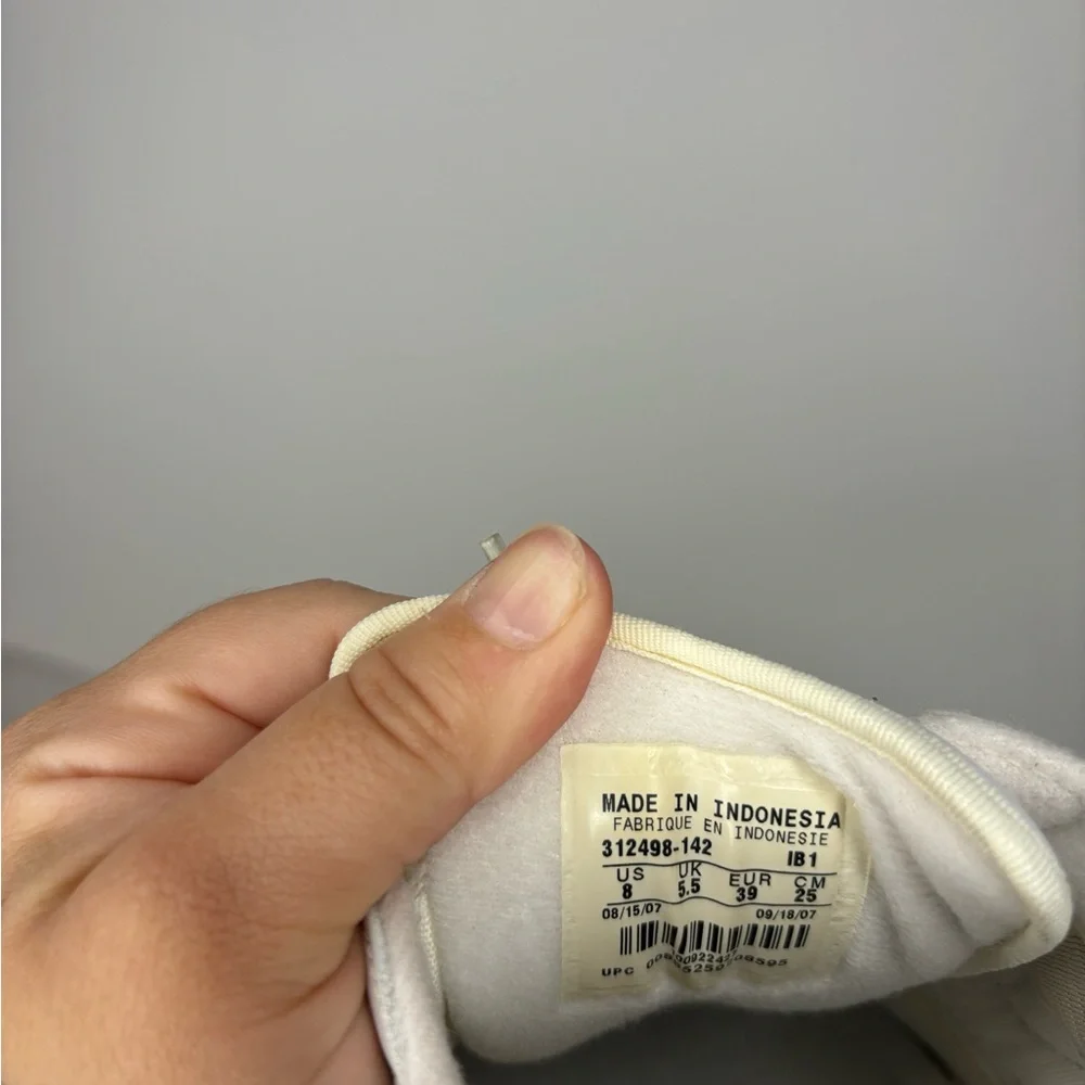 Y2Kwomen's Nike White and Blue Sneakers size‎ 8